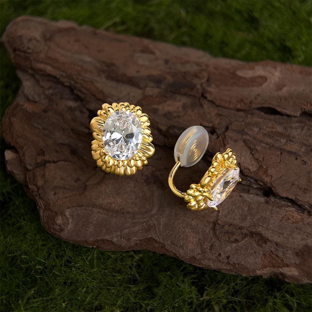 Golden Sunflower Stud Earrings – 18K Gold Plated Floral Earrings