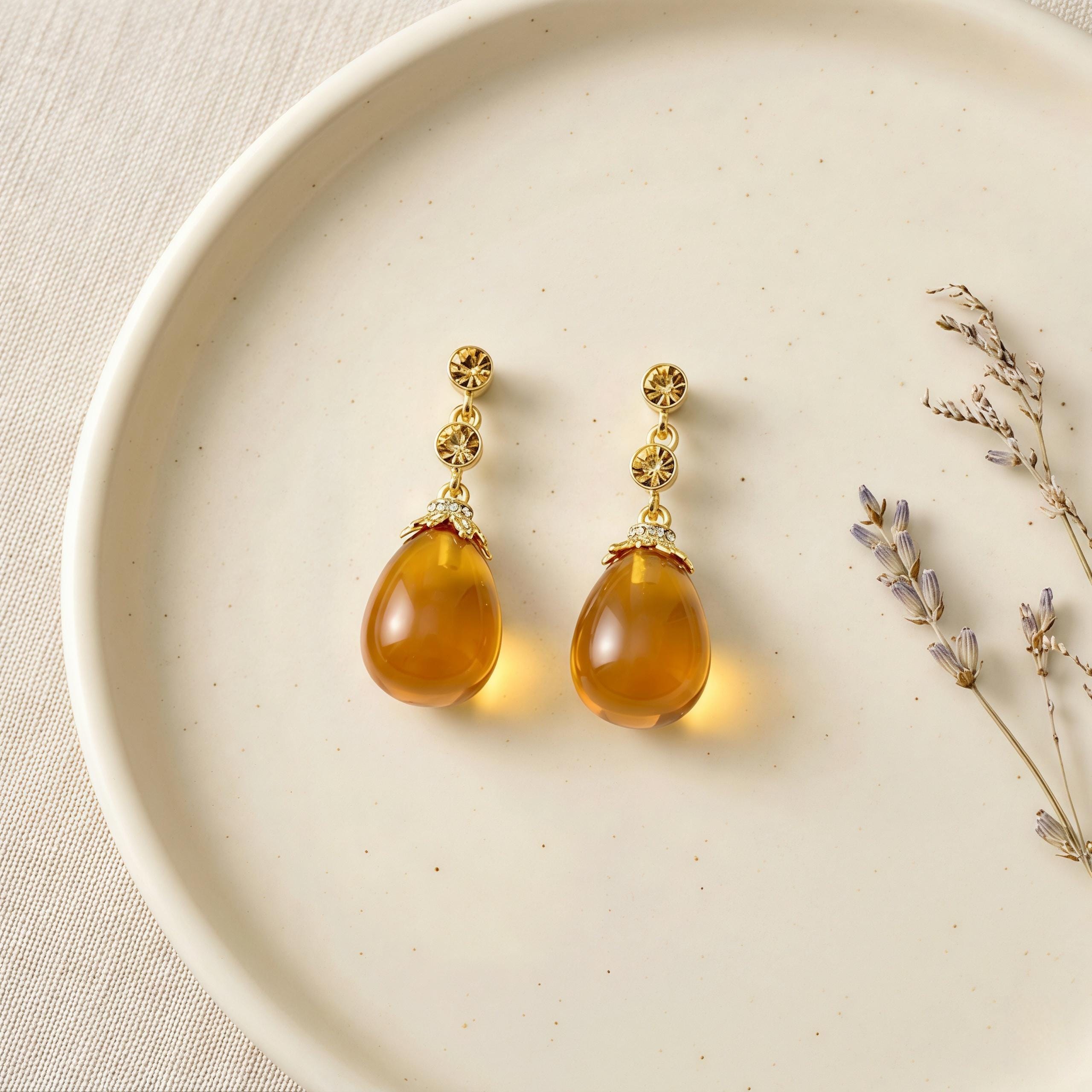 Amber Teardrop Earrings – Vintage Gold Shell & Long Drop Earrings – Elegant Statement Jewelry
