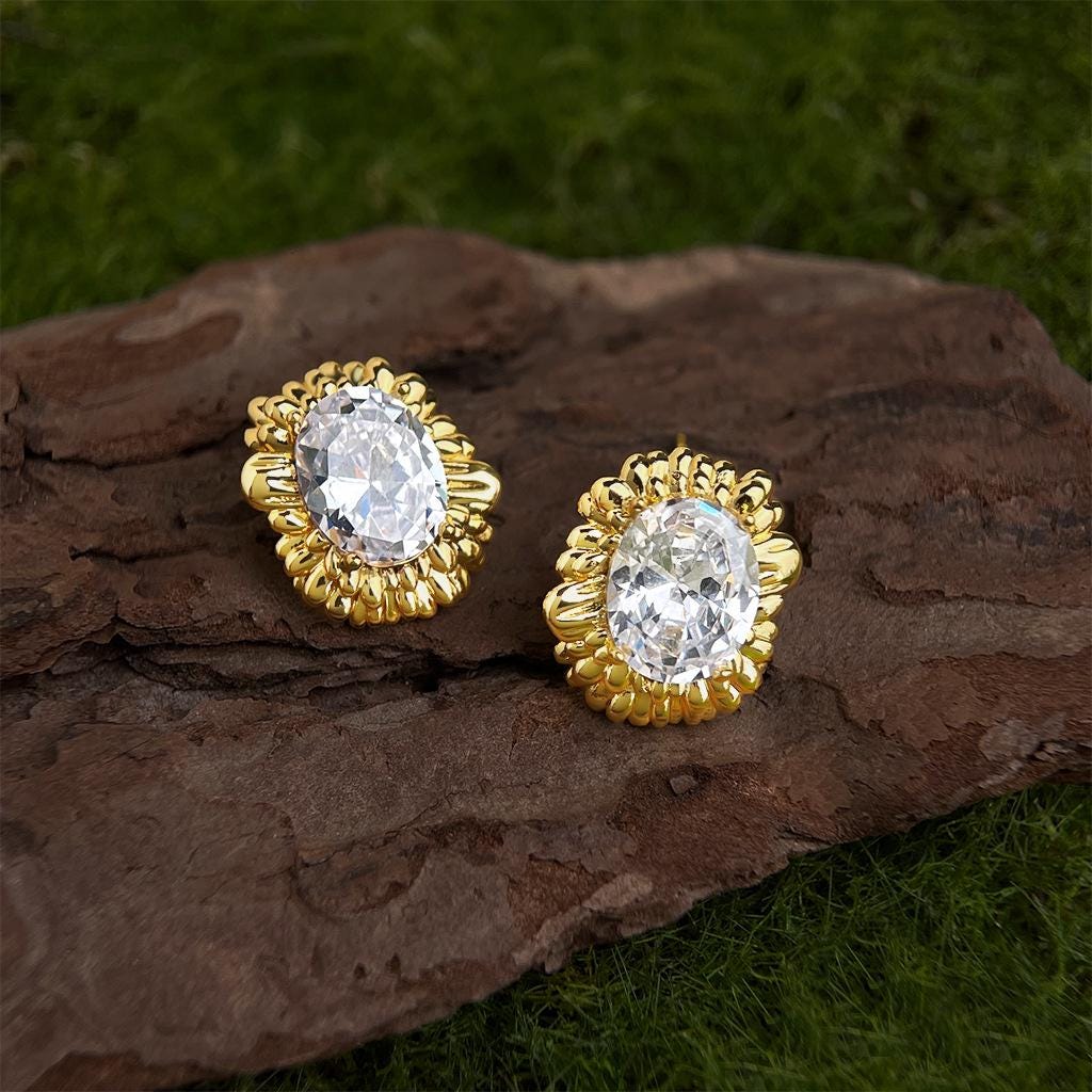 Golden Sunflower Stud Earrings – 18K Gold Plated Floral Earrings