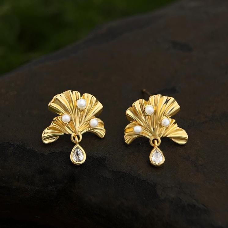 Ginkgo Leaf Pearl Earrings – 18K Gold Plated Nature-Inspired Earrings