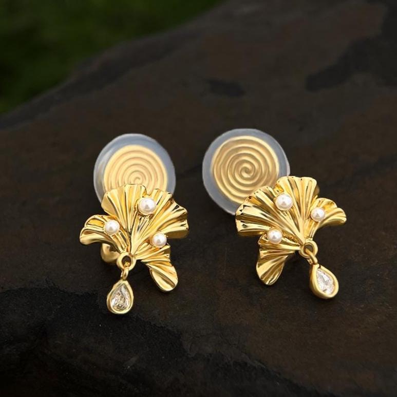 Ginkgo Leaf Pearl Earrings – 18K Gold Plated Nature-Inspired Earrings