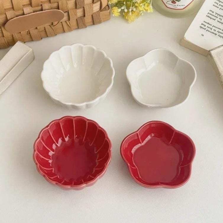 Flower Petal Ceramic Dish: Japanese Style Sauce Bowls